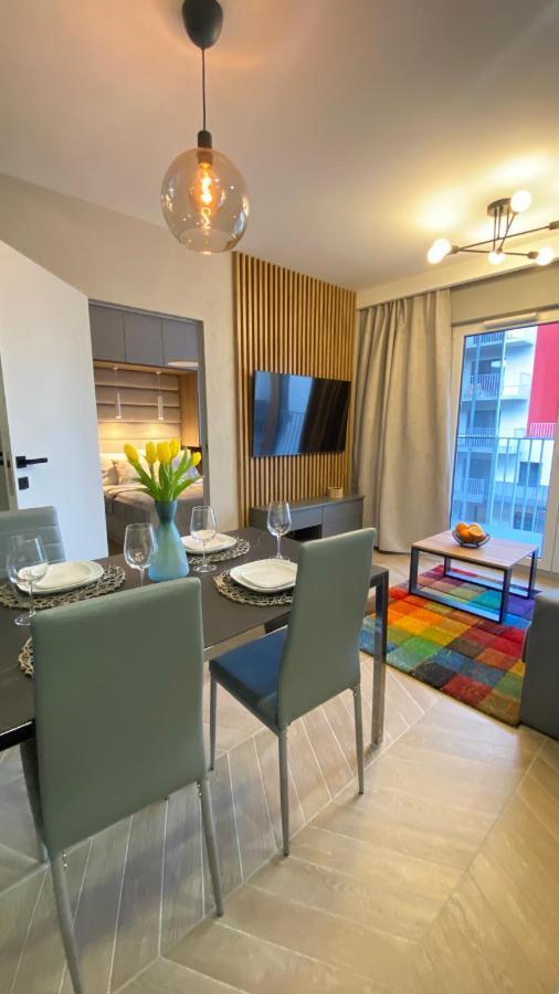 브로츠와프 Grey House + Free Parking 아파트 외부 사진